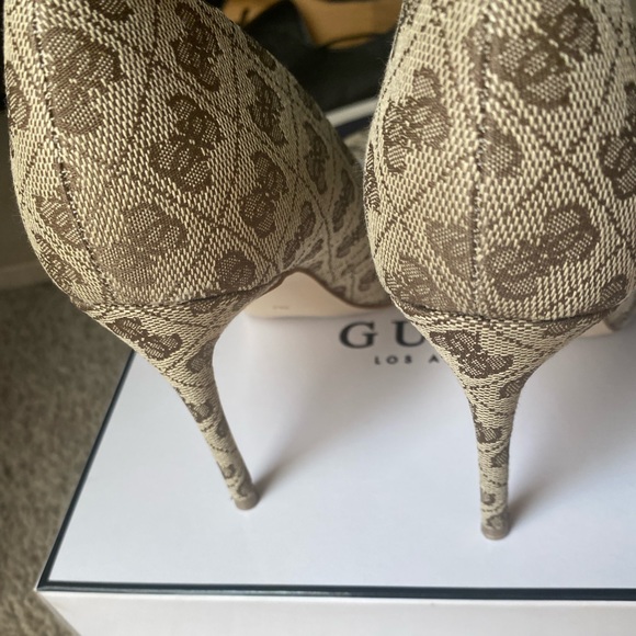 GUESS WOMEN’S heel size 8M - Picture 2 of 9